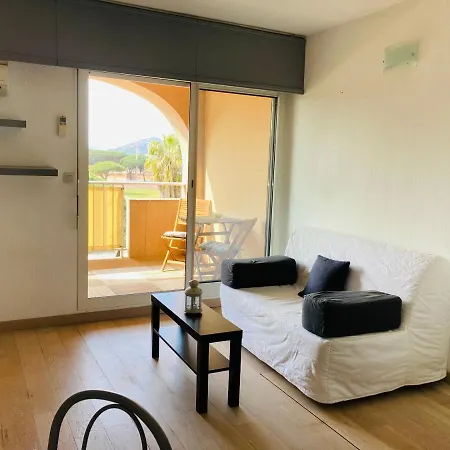 Lägenhet Superbe Studio Climatise, Sur Le Port D'Hyeres Hyères