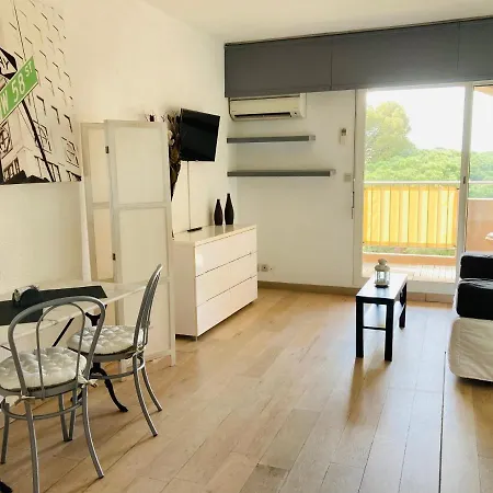 Superbe Studio Climatise, Sur Le Port D'Hyeres Lägenhet